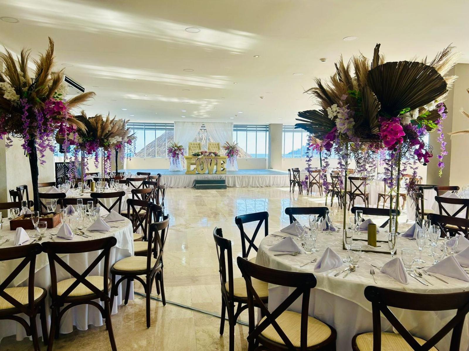Ritz Acapulco All Inclusive Eksteriør bilde A wedding reception at the Four Seasons Hotel, Mexico City