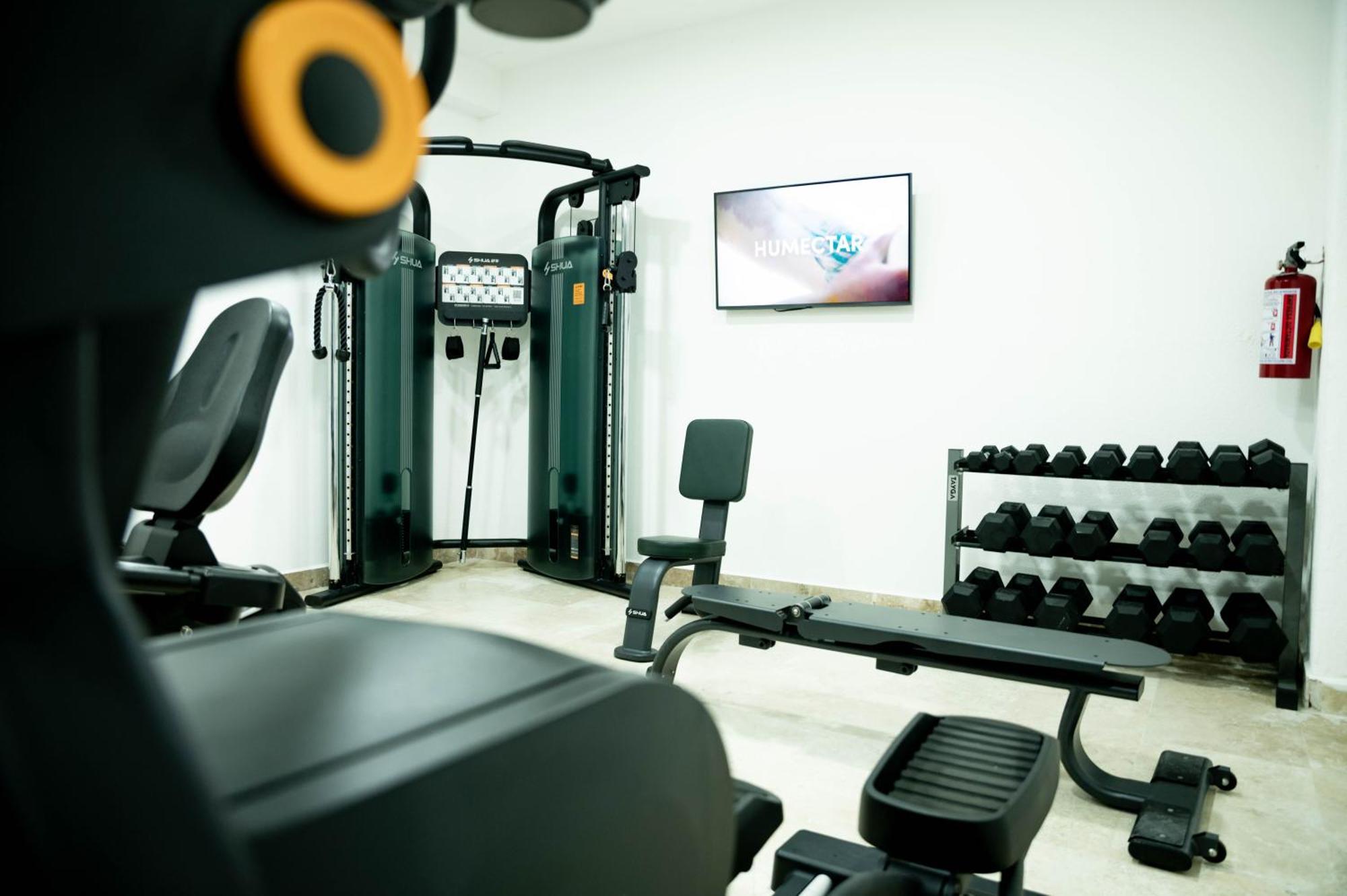 Ritz Acapulco All Inclusive Eksteriør bilde The gym at the hotel