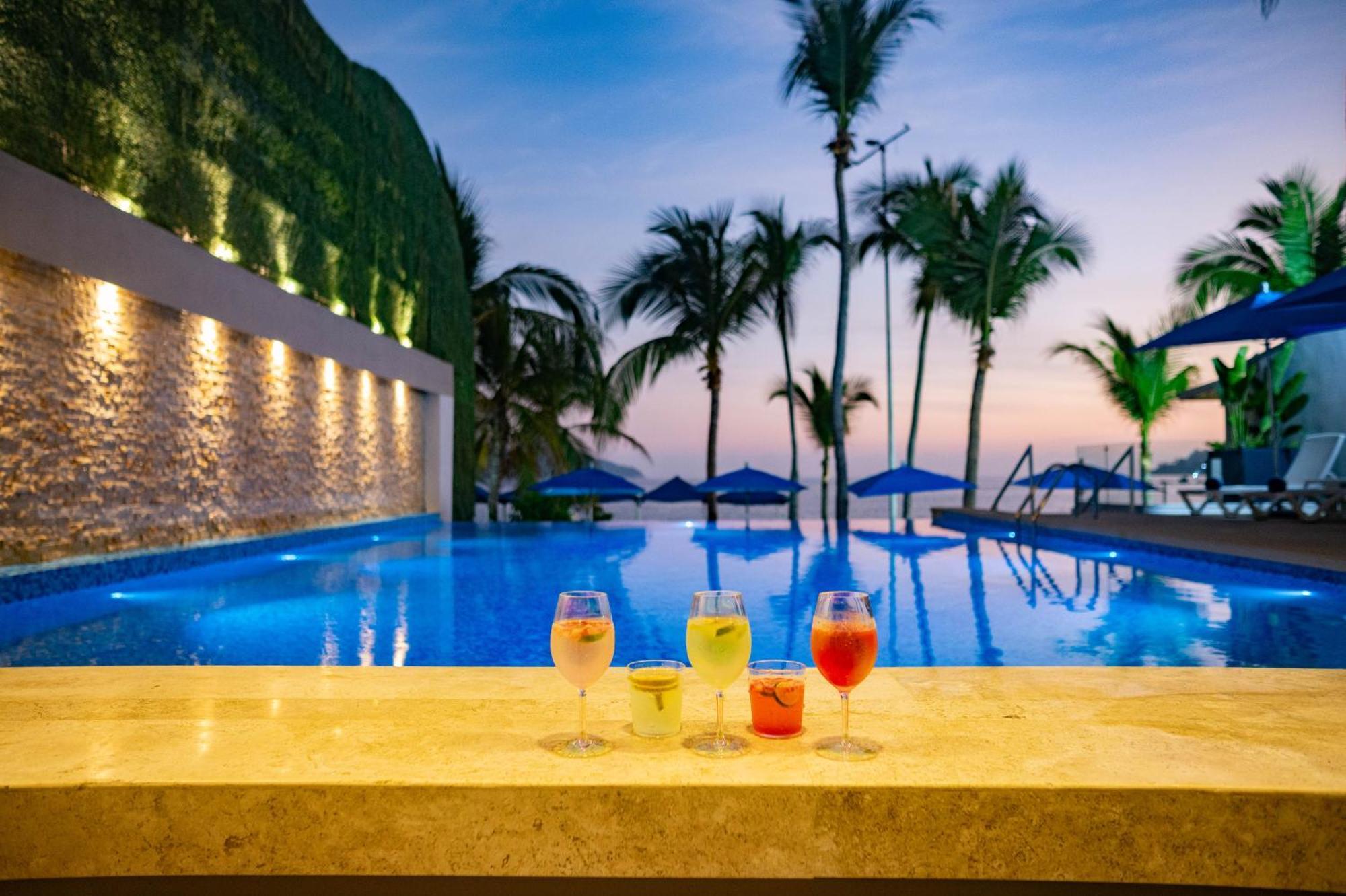 Ritz Acapulco All Inclusive Eksteriør bilde Infinity pool at the hotel
