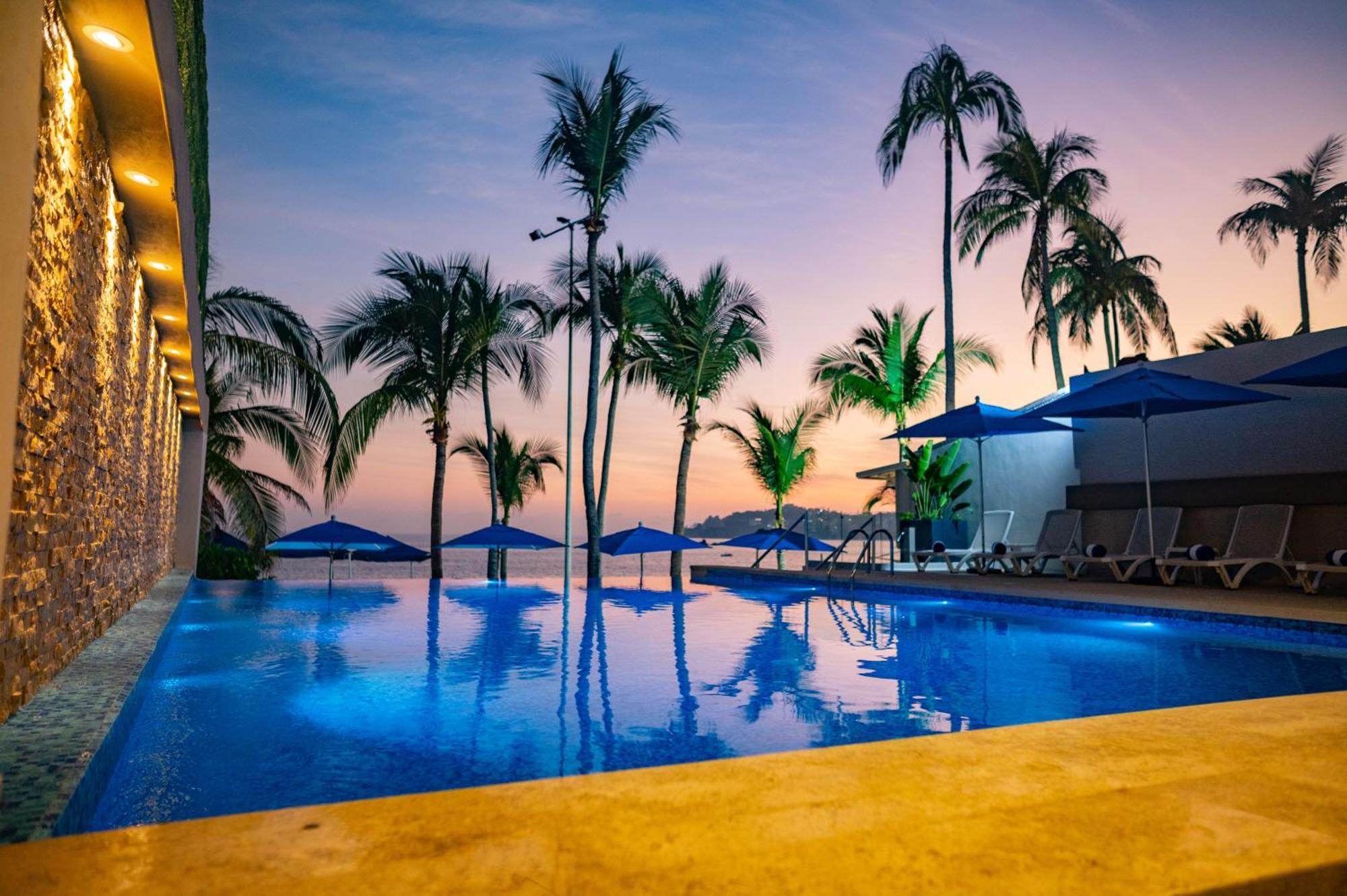 Ritz Acapulco All Inclusive Eksteriør bilde Infinity pool at the hotel
